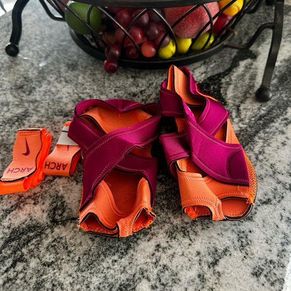 Women’s Nike Studio Wrap - Picture 4 of 13